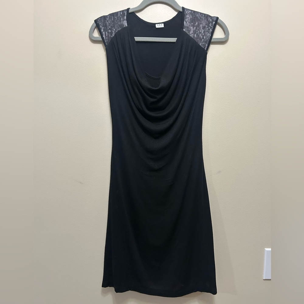 Three Dots Sequins Dress